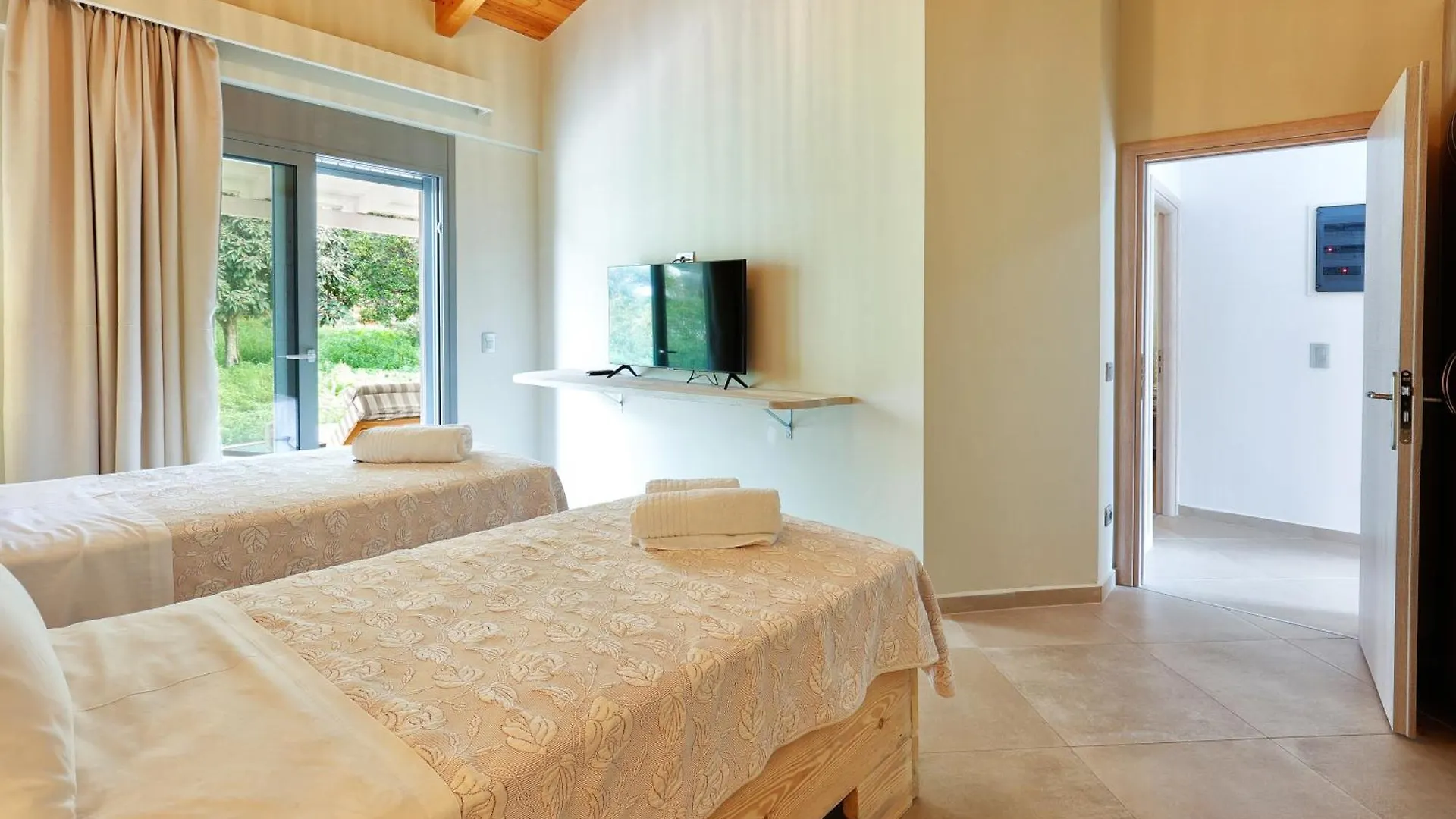 Villa Theoni location